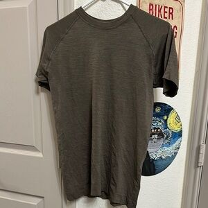 Alphalete Men's Brown T-Shirt